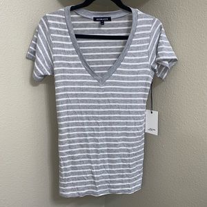 New Women’s Hye Park and Lune V-Neck Tee 2(M)